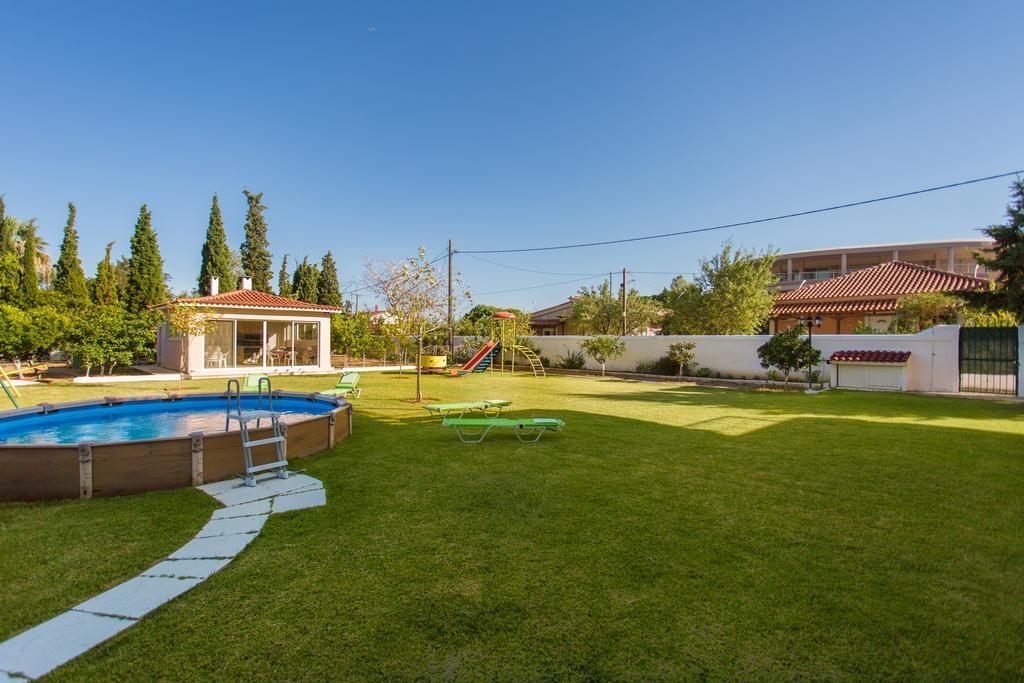 Marathon Beachside Villa 100M From The Beach Szhiniász Kültér fotó